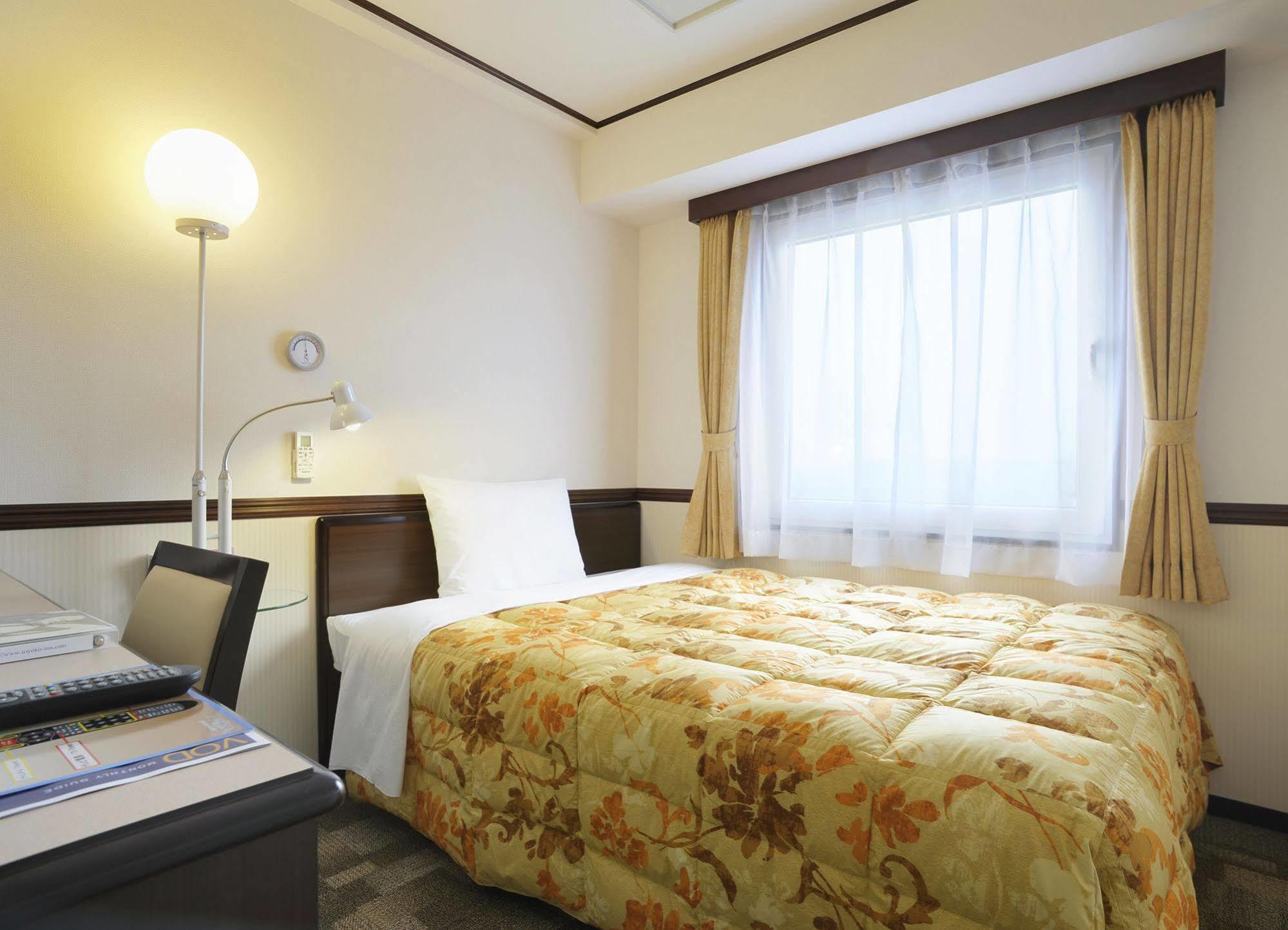 Toyoko Inn Takasaki Eki Nishi Guchi No 2 Exterior foto
